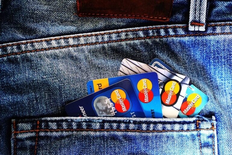 ¿Cómo evitar comisiones bancarias y gastos innecesarios?